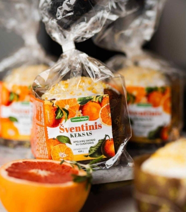 Šventinis keksas apelsinų skonio su cukatomis