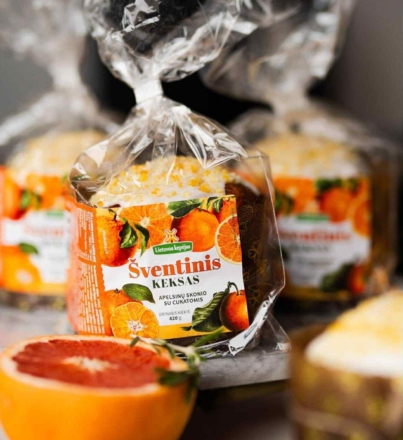 Šventinis keksas apelsinų skonio su cukatomis